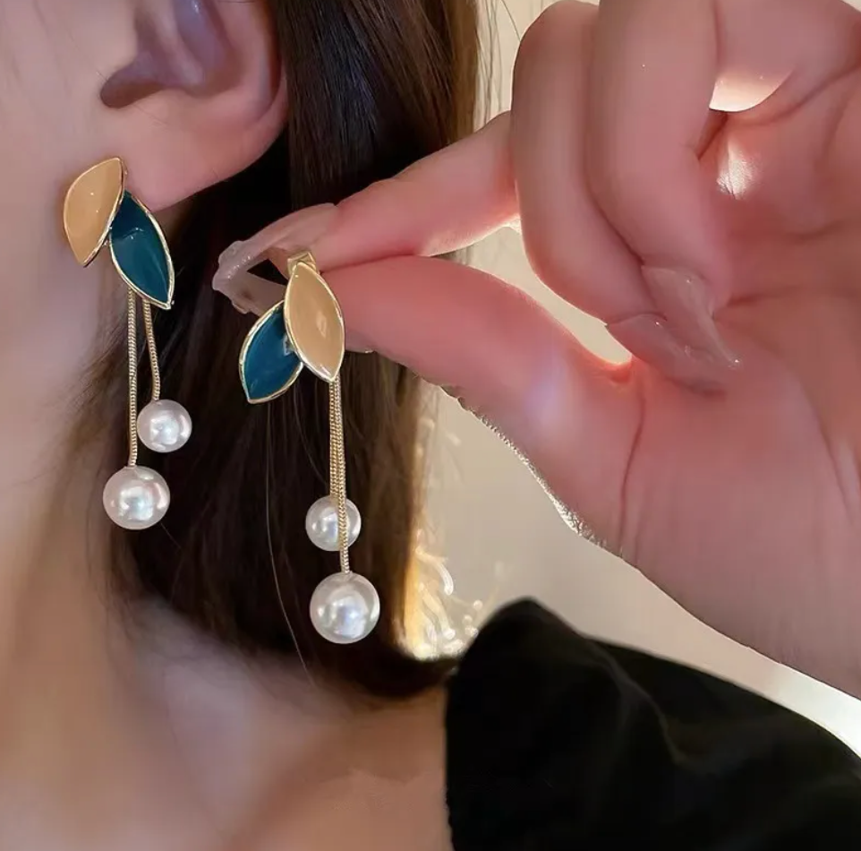 Pearl Leaf Tassel Earrings